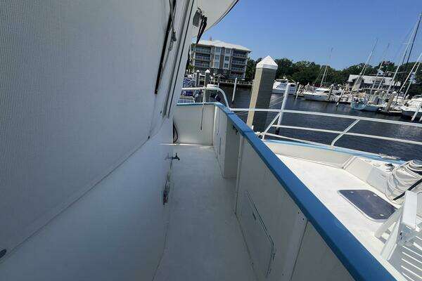 2001 Great Harbour 47