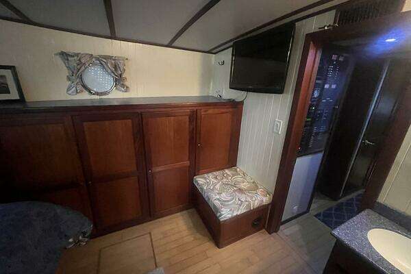 2001 Great Harbour 47