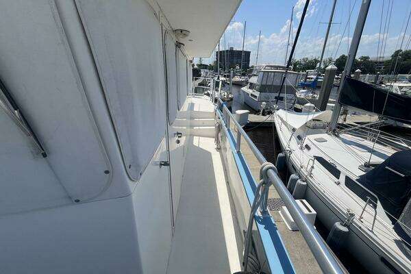 2001 Great Harbour 47