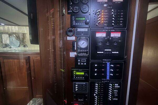 2001 Great Harbour 47