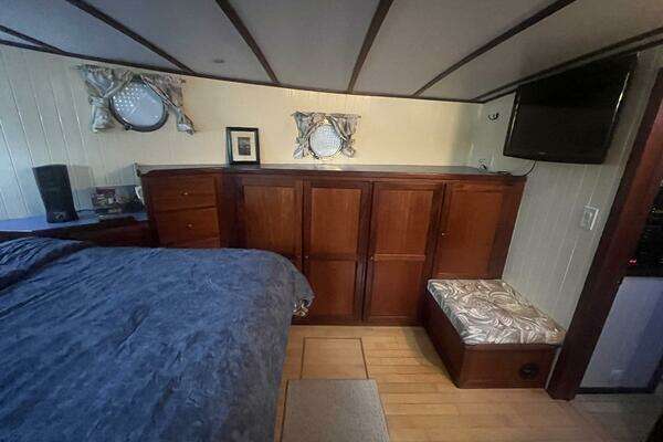 2001 Great Harbour 47