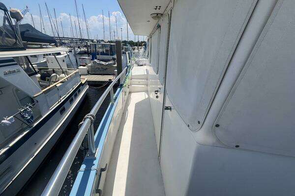 2001 Great Harbour 47