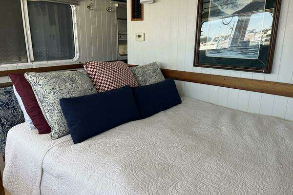 2001 Great Harbour 47