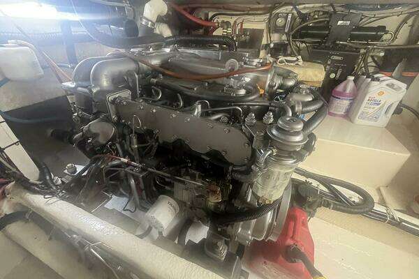 2001 Great Harbour 47