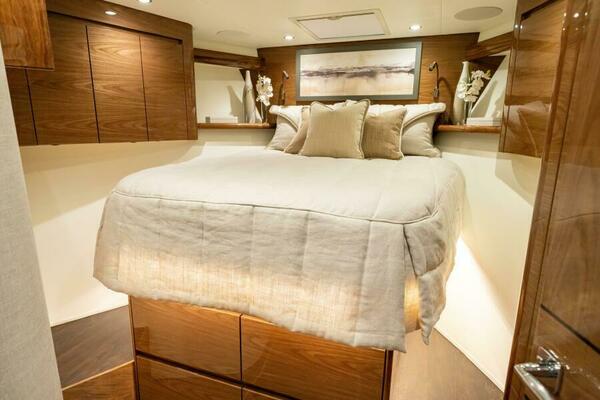 54 Viking Sport Tower Forward Stateroom