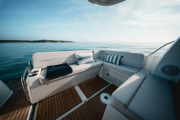 2025 BENETEAU Antares 9