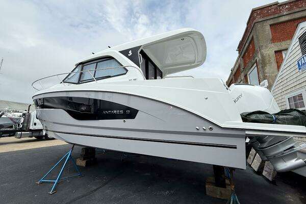 In Stock 27ft Beneteau Yacht For Sale