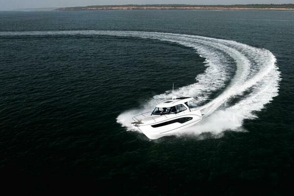2025 BENETEAU Antares 9