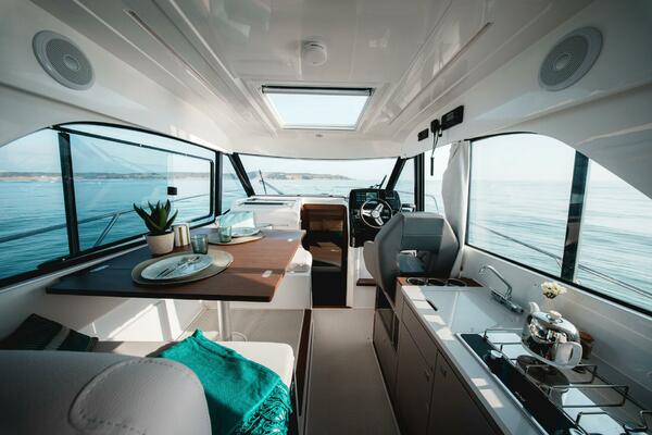 2025 BENETEAU Antares 9