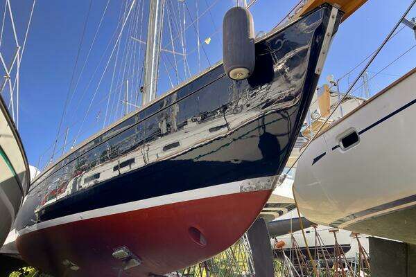 Photo of the 2001 Shannon 43 Cutter