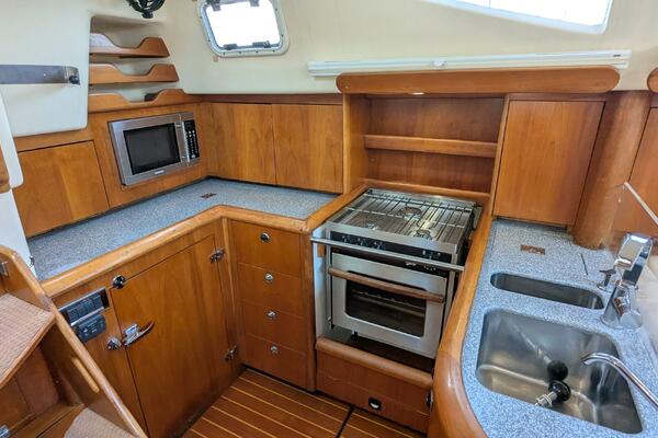 ANSWER 3 40ft Saga Yacht For Sale