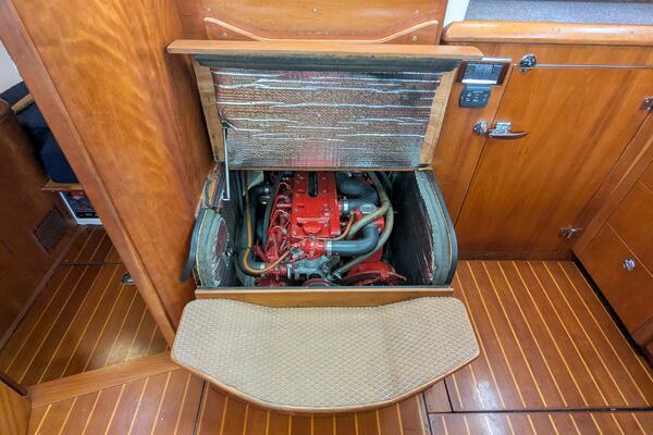 ANSWER 3 40ft Saga Yacht For Sale