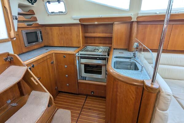 ANSWER 3 40ft Saga Yacht For Sale