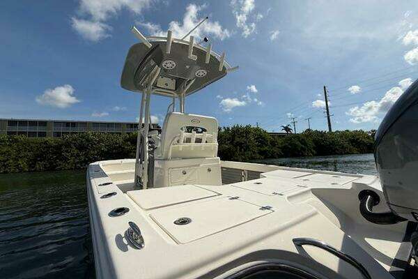 Photo of the 2022 Pathfinder 2500 Hybrid