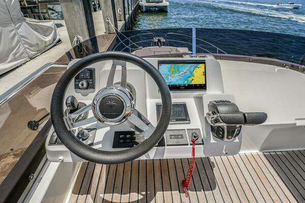 Jeanneau NC1095 Fly Yacht For Sale