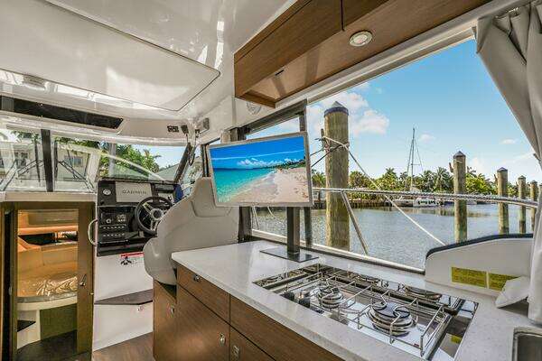 Jeanneau NC1095 Fly Yacht For Sale