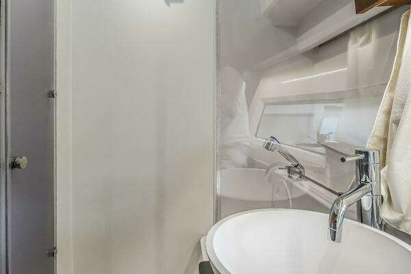 Jeanneau NC1095 Fly Yacht For Sale