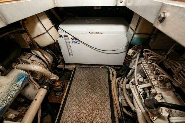 Graham s Enterprise 47ft Carver Yacht For Sale