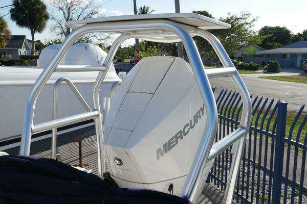 Photo of the 2020 Boston Whaler 210 Dauntless