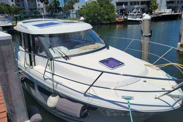 Photo of the 2016 Jeanneau Merry Fisher 855 "SUPERVIELLE"