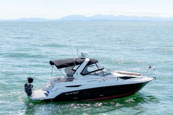 28-ft-Larson-2015-Cabrio 285- Richmond British Columbia Canada  yacht for sale