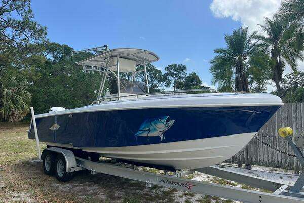 Photo of the 1998 Blue Fin 25 Center Console