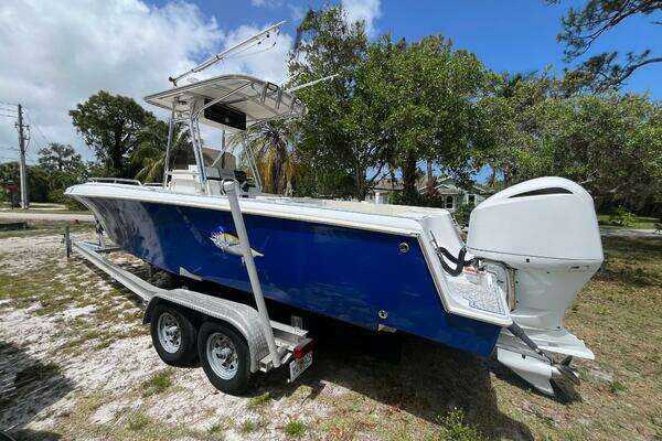 Photo of the 1998 Blue Fin 25 Center Console