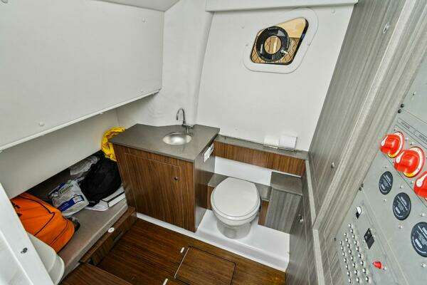 Wellcraft 352 Fisherman Center Console Yacht For Sale