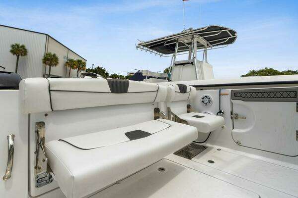 Wellcraft 352 Fisherman Center Console Yacht For Sale