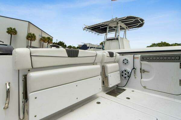 Wellcraft 352 Fisherman Center Console Yacht For Sale
