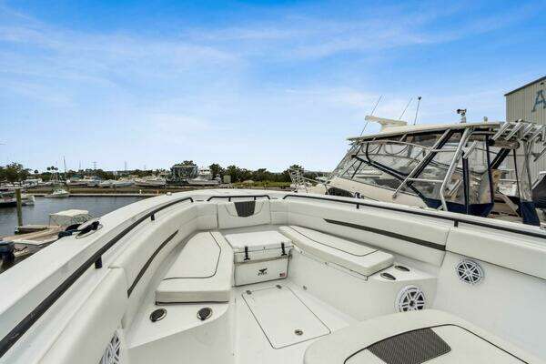 Wellcraft 352 Fisherman Center Console Yacht For Sale