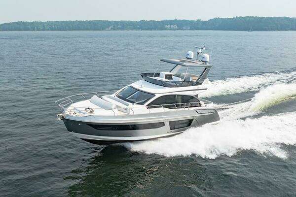 2023 Azimut 55