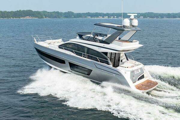 2023 Azimut 55