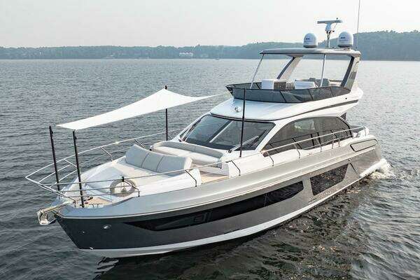 2023 Azimut 55