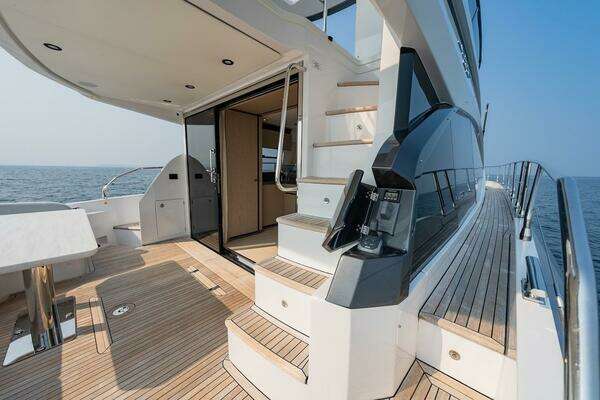 2023 Azimut 55