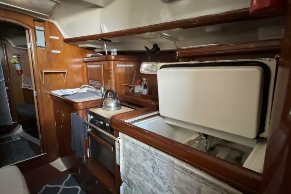 City Dogs 39ft Beneteau Yacht For Sale