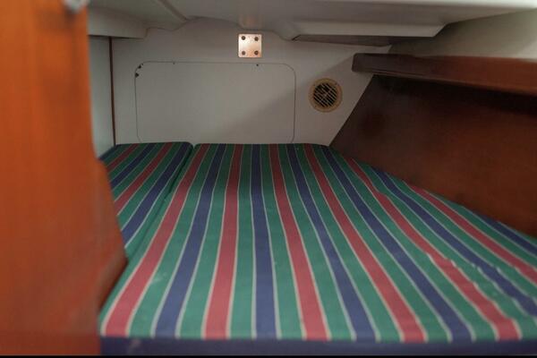 City Dogs 39ft Beneteau Yacht For Sale