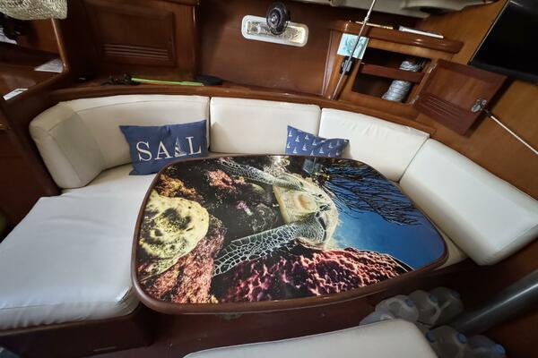 City Dogs 39ft Beneteau Yacht For Sale