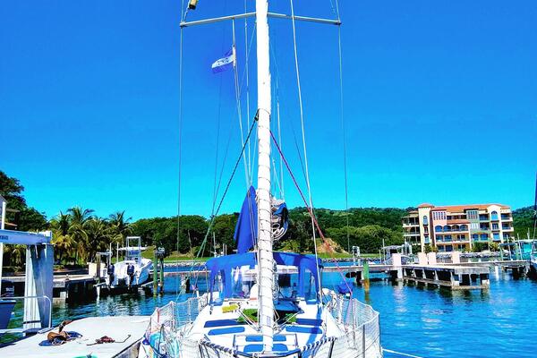 City Dogs 39ft Beneteau Yacht For Sale