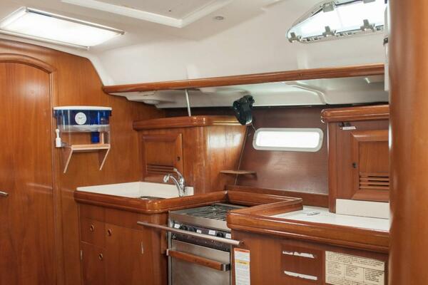 City Dogs 39ft Beneteau Yacht For Sale