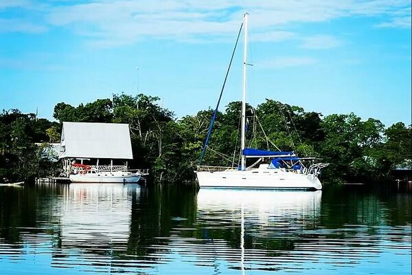 City Dogs 39ft Beneteau Yacht For Sale