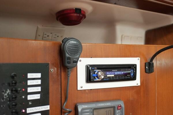 City Dogs 39ft Beneteau Yacht For Sale