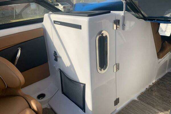 Photo of the 2018 Glastron GT 245