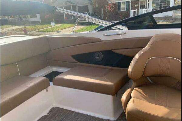 Photo of the 2018 Glastron GT 245