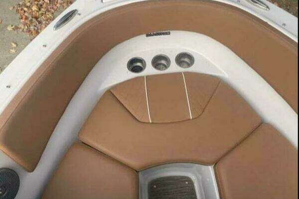 Photo of the 2018 Glastron GT 245