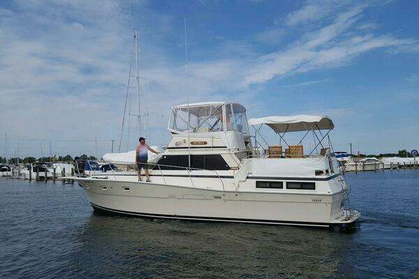 Photo of the 1980 Viking 43 DCMY "Gettin Looped"