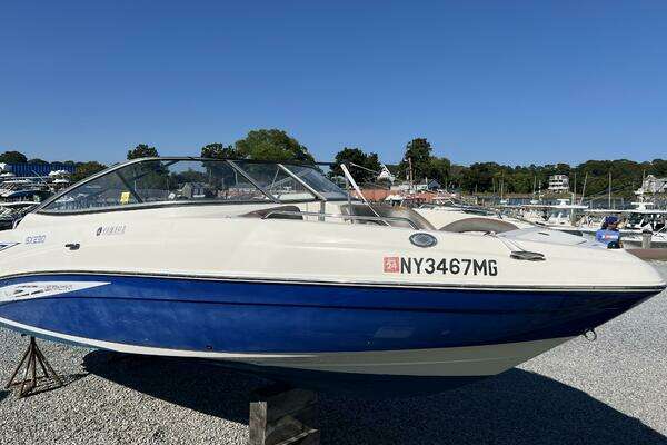 Photo of the 2008 Yamaha Boats 