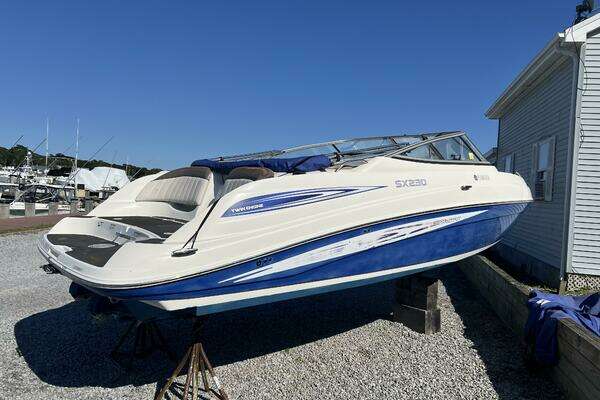 Photo of the 2008 Yamaha Boats 