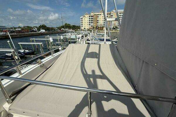 Carver C36 Command Bridge Yacht For Sale