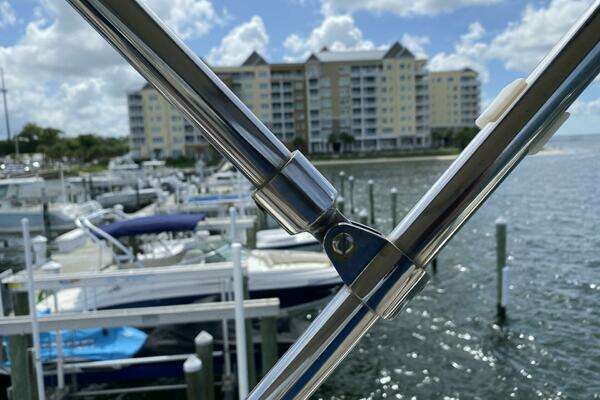 Carver C36 Command Bridge Yacht For Sale